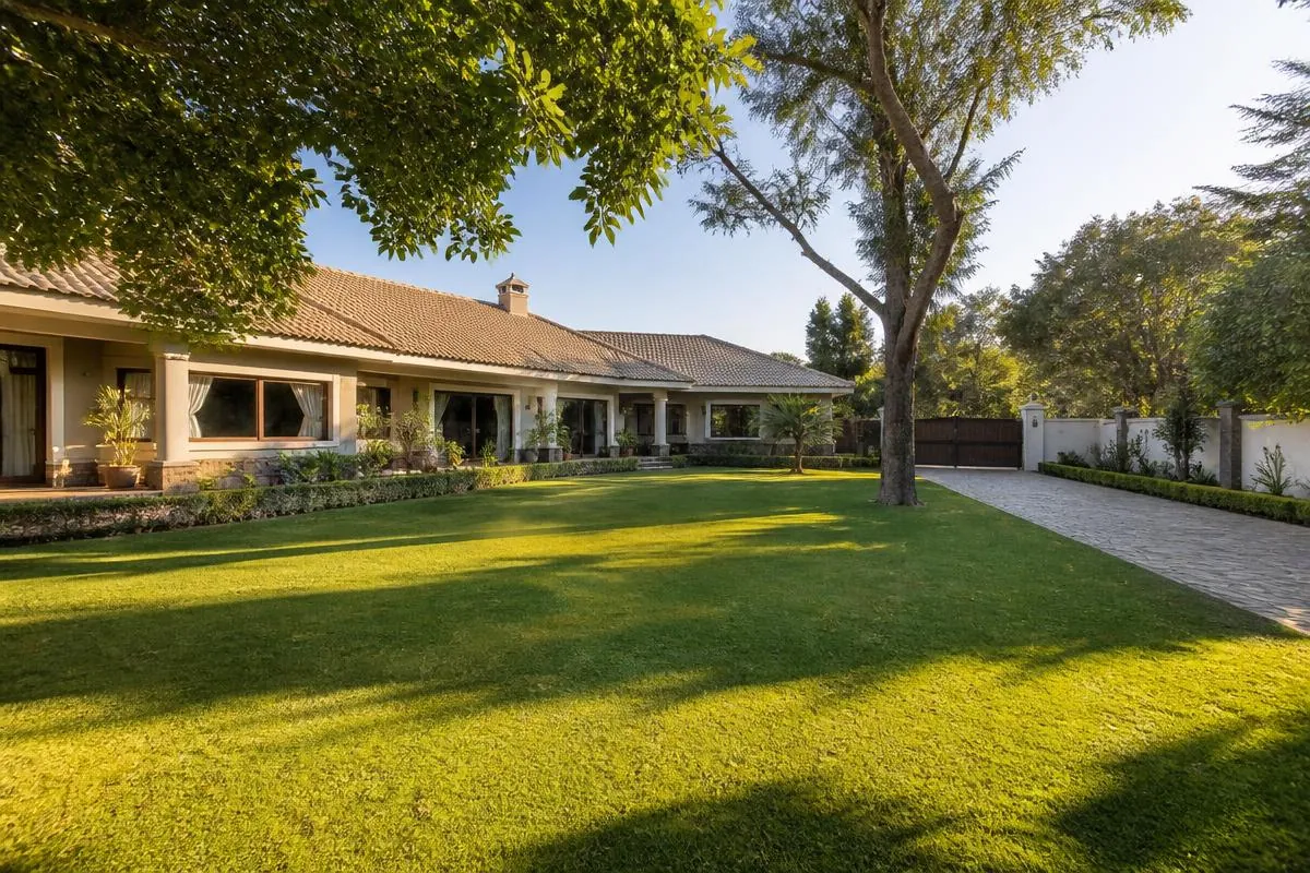 4 Kanal Luxury Farm House — Gulberg Greens Islamabad